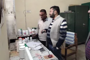 बहराइच: आयुर्वेदिक अस्पतालों का महानिदेशक आयुष ने किया निरीक्षण, आधिकारियों को दिए यह निर्देश