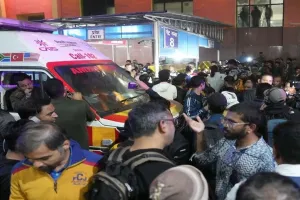 NDLS भगदड़: नई दिल्ली रेलवे स्टेशन पर क्यों मची अफरातफरी... पुलिस ने शुरू की जांच,  खंगालेगी सीसीटीवी फुटेज