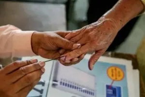 Gujarat Local Body Election: गुजरात में स्थानीय निकाय चुनाव के लिए मतदान जारी, 18 फरवरी को होगी मतगणना