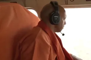 मुख्यमंत्री योगी ने महाकुंभ क्षेत्र का किया हवाई सर्वेक्षण, अब तक 52 करोड़ श्रद्धालुओं ने लगाई संगम में डुबकी 