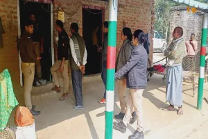 Gonda News: फंदे से लटकता मिला युवती का शव, परिजनों में मचा कोहराम, जांच में जुटी पुलिस