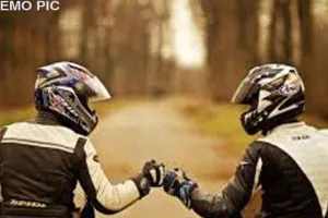 महाकुंभ में श्रद्धालुओं की परेशानी का फायदा उठा रहा बाइकर्स गिरोह, वसूल रहे मोटी रकम, जानें कैसे