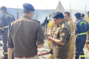 महाकुंभ में फिर लगी आग, दमकलकर्मियों की त्वरित कार्रवाई से टला बड़ा हादसा 