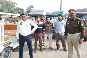 बाराबंकी में जाम के जनक बने बेसिर पैर दौड़ रहे ई-रिक्शा, जहां चाहे चलाओ, निर्धारित नहीं कोई रूट