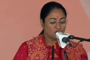 Delhi CM: रेखा गुप्ता बनीं दिल्ली की नौवीं मुख्यमंत्री, प्रवेश वर्मा समेत 6 विधायकों ने ली मंत्री पद की शपथ, योगी ने दी बधाई  