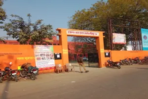 सीतापुर में कड़ी सुरक्षा की बीच UP Board की परीक्षाएं शुरू, प्रशासन अलर्ट, सीसीटीवी से हो रही निगरानी