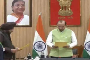 दिल्ली की आठवीं विधानसभा का पहला सत्र शुरू, प्रोटेम स्पीकर बने अरविंदर सिंह लवली