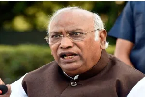 बजट 2025 पर मल्लिकार्जुन खरगे ने कसा तंज,  कहा- 900 चूहे खाकर बिल्ली हज को चली 