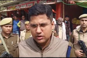 Ambedkarnagar News: युवक से अभद्रता करने के मामले में दरोगा और मुख्य आरक्षी को एसपी ने किया निलंबित