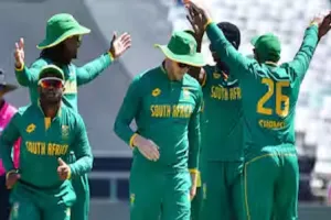 Champions Trophy 2025 : इंग्लैंड के खिलाफ जीत दर्ज करके सेमीफाइनल में जगह पक्की करने उतरेगा दक्षिण अफ्रीका 