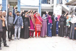 हल्द्वानीः इंदिरानगर में पानी को तरसे, जल संस्थान में प्रदर्शन