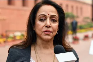 महाकुंभ: सपा सांसदों का दावा-श्रद्धालु भूख से मर रहे हैं, भाजपा की हेमा मालिनी ने किया पलटवार