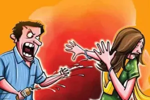 मुरादाबाद : मुकदमा वापस न लेने पर दी चेहरे पर तेजाब डालने की धमकी, पति समेत चार के खिलाफ रिपोर्ट दर्ज