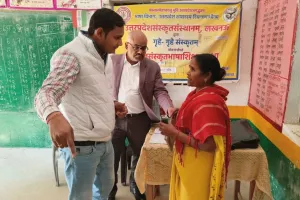  टौंस स्कूल में छह दिन नहीं पहुंचा कोई शिक्षक, बच्चे आए और गए: कानपुर में DM के औचक निरीक्षण में खुली पोल...इनको लगाई फटकार   