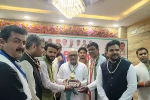 इटावा में कांग्रेस के प्रदेश अध्यक्ष अजय राय बोले- दिल्ली में भगदड़ के लिए सरकार जिम्मेदार, रेलमंत्री दें इस्तीफा... 