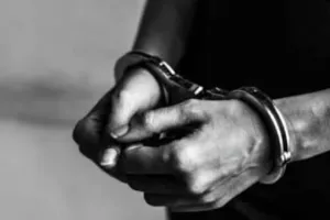 फिर पकड़ा गया पप्पू हड्डी, चच्ची से लाया था स्मैक