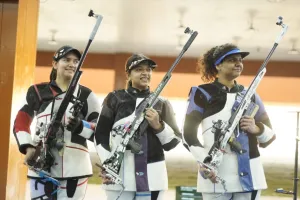 सिफ़्त कौर सामरा और जोनाथन एंथनी ने शूटिंग में जीता गोल्ड