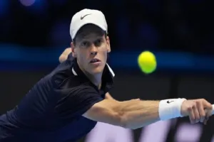 शीर्ष रैंकिंग वाले यानिक सिनेर ने डोपिंग मामलों के निपटान के लिए तीन महीने का प्रतिबंध किया स्वीकार 