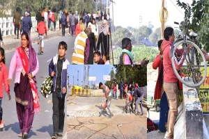 मुरादाबाद : रामगंगा पुल बंद होने के चलते जामा मस्जिद पुल पर बढ़ता जा रहा ट्रैफिक का दबाव, एसएसपी से संभाली कमान