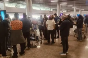 लखनऊ एयरपोर्ट पर बिजली गुल, अधिकारियों के फूले हाथ-पैर