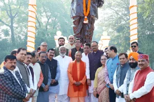 पं. दीनदयाल की पुण्यतिथि पर सीएम योगी ने दी श्रद्धांजलि, कहा- जीवन भर VVIP ट्रीटमेंट लेने वाले महाकुम्भ को लेकर कर रहे दुष्प्रचार