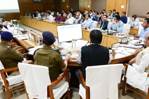 सांसद एवं विधायक कोष से स्वीकृत कार्यों को जल्द करें पूरा- ओम बिरला 