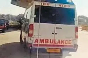 30 मिनट में 28 किलोमीटर दौड़ी एंबुलेंस, बीमार बच्चे के लिए लखनऊ पुलिस ने बनाया ग्रीन कॉरिडोर, पहुंचाया एयरपोर्ट