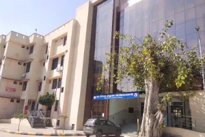 अस्पताल 50 बेड का, भर्ती सिर्फ तीन मरीज, चंदर नगर अस्पताल की सेवाएं बेपटरी