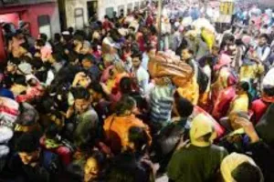 Mahakumbh 2025: महाकुंभ जाने के लिए स्टेशनों पर उमड़े श्रद्धालु, भीड़ को लेकर जीआरपी,आरपीएफ रख रही पैनी नजर