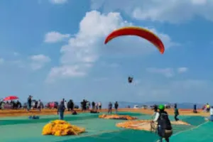 Video: हवा के रास्ते एग्जाम सेंटर पहुंचा छात्र, जाम ने बढ़ाई मुसीबत