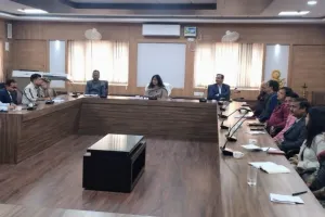 अवध विश्वविद्यालयः समर्थ पोर्टल के क्रियान्वयन को लेकर कुलपति ने की समीक्षा बैठक, कहा- कार्यालयीय प्रणाली बनेगी पारदर्शी 