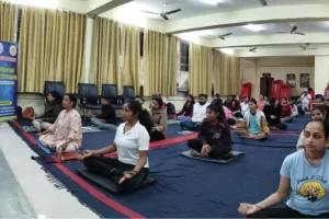 एसिडिटी और खट्टी डकार में राहत देता है सूर्यभेदी और चंद्रभेदी प्राणायाम