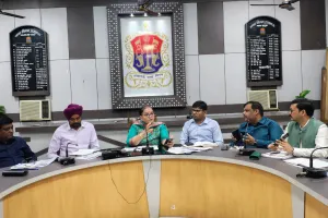 स्वच्छ सर्वेक्षण में रैंकिंग गिरी तो कार्रवाई को तैयार रहें अधिकारी, कहा- गली का करूंगी निरीक्षण