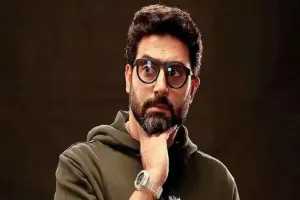 Birthday : अभिषेक बच्चन ने Refugee से किया था बॉलीवुड डेब्यू, विरासत में मिली अदाकारी...अभिनय से दर्शकों को किया मंत्रमुग्ध 