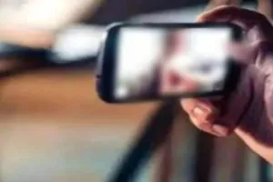 भदोही: युवक ने महिला का अश्लील फोटो और वीडियो सोशल मीडिया में किया अपलोड, मामला दर्ज 