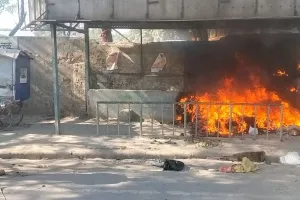 कानपुर के नौबस्ता में खाली प्लॉट में लगी आग: धुआं निकलता देख मचा हड़कंप, फायर बिग्रेड ने पाया काबू