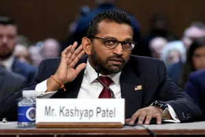 सीनेट की समिति ने एफबीआई प्रमुख के लिए डोनाल्ड ट्रंप की पसंद काश पटेल के नामांकन को आगे बढ़ाया 