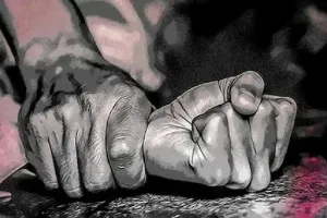 मिर्जापुर में किशोरी से गैंगरेप, चचेरे भाई समेत तीन लड़कों पर मुकदमा दर्ज 