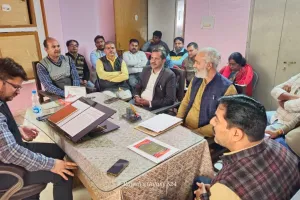 Gonda News : बीआरसी पर कार्यरत कर्मियों पर मनमानी का आरोप, बाहरी व्यक्ति से काम लिए जाने की शिकायत 