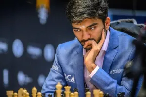 Chess : डी गुकेश ने Wei Yi से ड्रॉ खेला,  आर प्रज्ञाननंदा ने फैबियानो कारुआना को हराया 