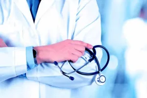 PGI Lucknow: पीजीआई से एक और वरिष्ठ डॉक्टर ने दिया इस्तीफा, जानें वजह