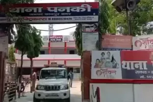 कानपुर में दबंग ने वृद्ध ससुर को पीटा, साले पर किया चापड़ से हमला: शराब के लिए रुपये न देने पर घर में घुसकर दिया अंजाम