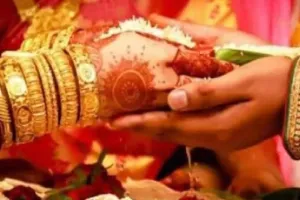 सुलतानपुर: किन्नर ने धोखे से रचाई शादी, जेवर और पैसा हड़पने का आरोप   