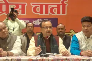 Bareilly: सालों से नहीं विशेषज्ञ डॉक्टर...प्रभारी मंत्री को अफसरों ने बताया सब चंगा सी !