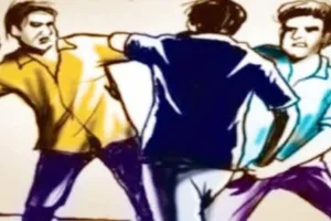 Raebareli News : बाहर की दवा लिखने का वीडियो बनाना पड़ा भारी, कमरे में बंद कर पीटा