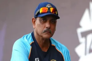 पाकिस्तान घरेलू परिस्थितियों में खतरनाक टीम, उसे सेमीफाइनल में पहुंचना चाहिए : रवि शास्त्री