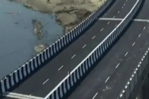 लखनऊ: खुर्रमनगर फ्लाईओवर पर दोनों लेन से फर्राटा भरेंगे वाहन, सुबह 6 से शाम 6 बजे तक चलेगा ट्रैफिक