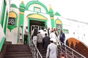 संभल जामा मस्जिद मामले में इलाहाबाद हाई कोर्ट का बड़ा फैसला, रंगाई-पुताई के लिए बनाई 3 सदस्यीय कमेटी...मस्जिद परिसर का करेगी निरीक्षण 