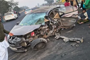 Barabanki road accident :  महाकुंभ से वापस लौट रहा था परिवार, दुर्घटना में एक की मौत, आठ लोग जख्मी