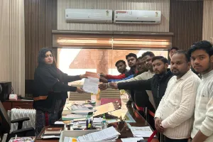 कासगंज: हिंदू संगठन बोले धार्मिक भावनाएं हो रहीं आहत, शराब के ठेकों पर कसे लगाम